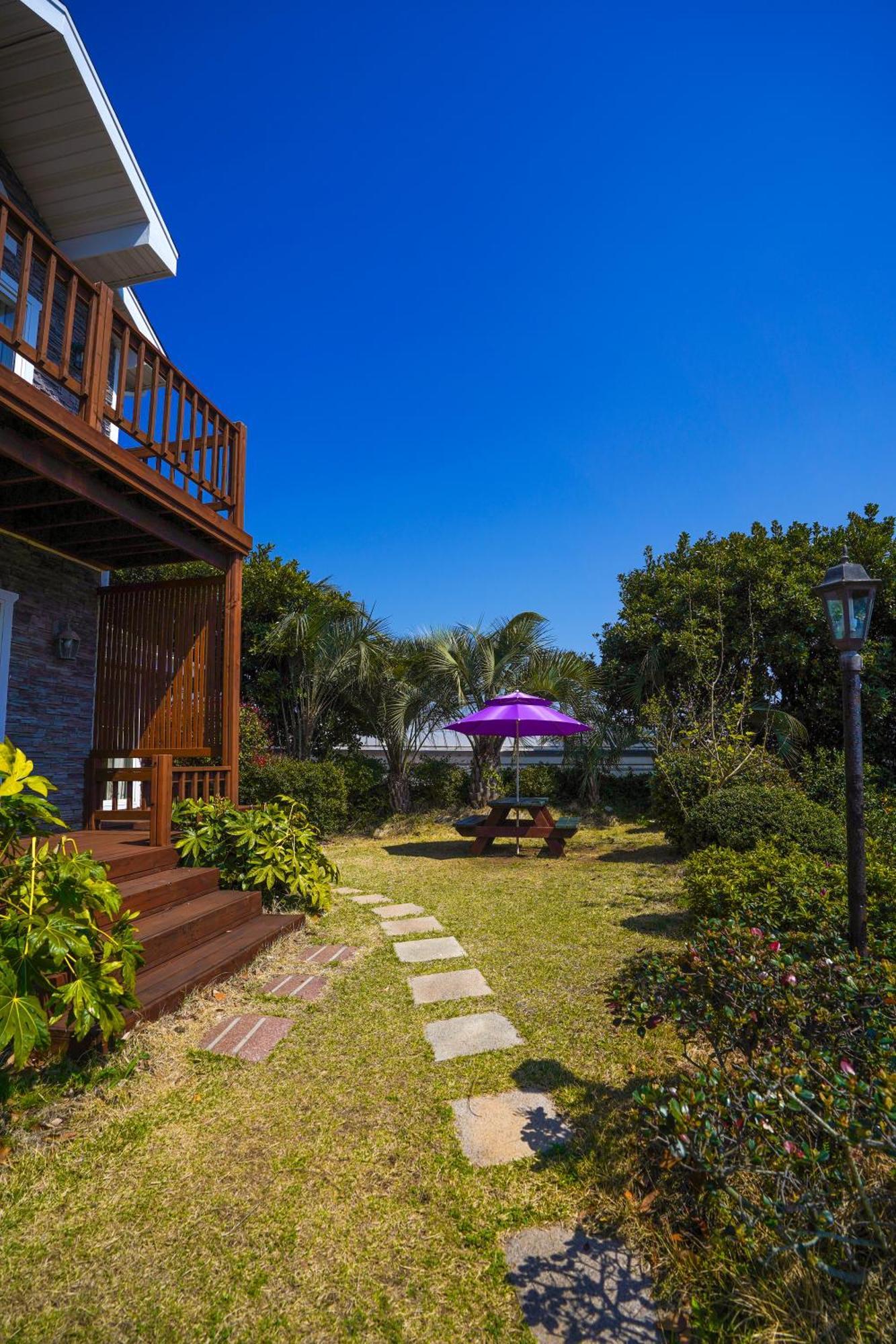 Jubilee Chalet Seogwipo Zewnętrze zdjęcie