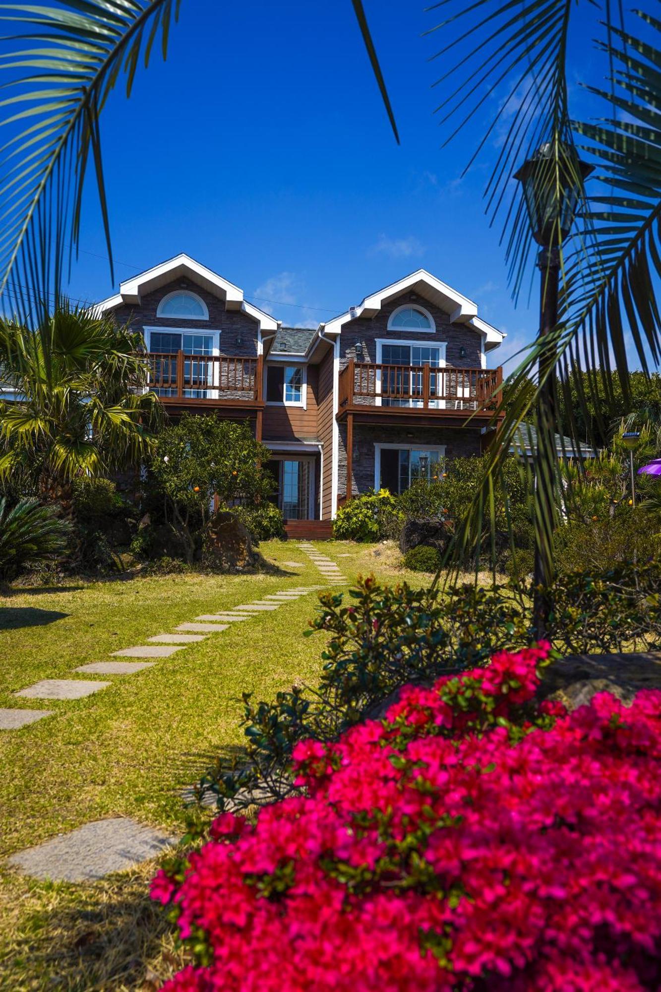 Jubilee Chalet Seogwipo Zewnętrze zdjęcie